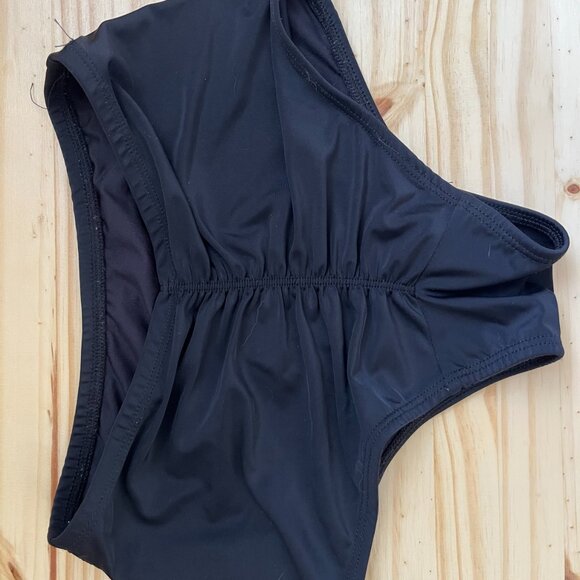 Cleo the Hurricane Essential High Waisted Pole Shorts in Black - Picture 4 of 5